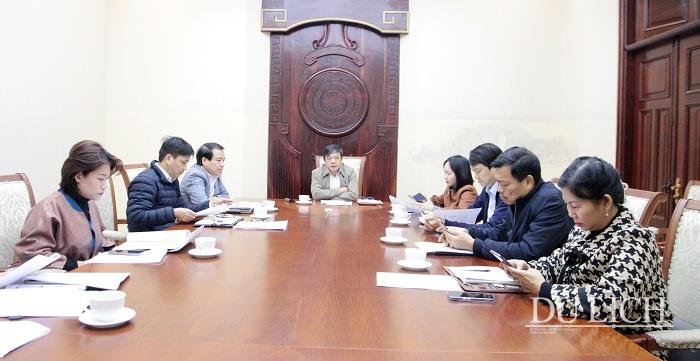 Thứ trưởng Bộ VHTTDL Đoàn Văn Việt nghe các đơn vị báo cáo tiến độ thực hiện công tác tổ chức Năm DLQG 2023
